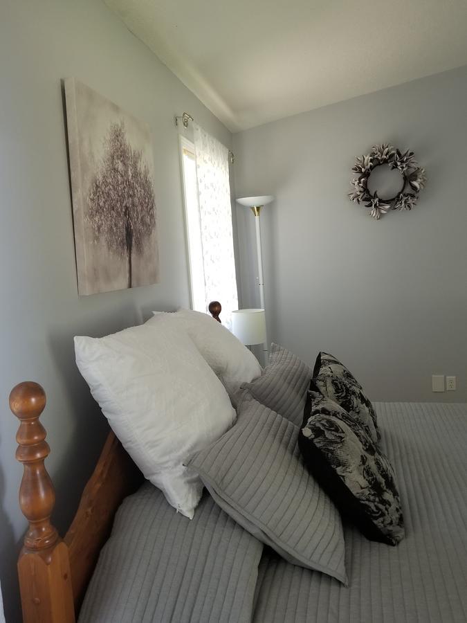 Otters' Burrow - Deluxe Suite with Spa